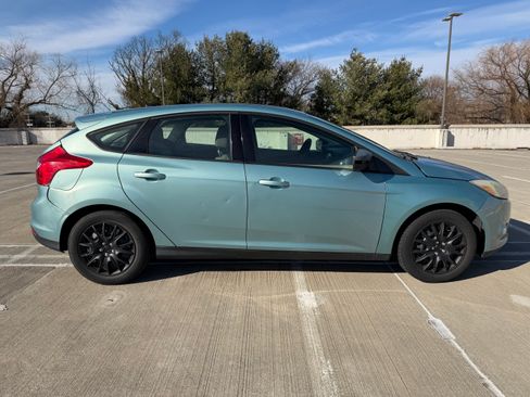 Used 2012 Ford Focus SE image 4