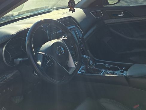 Used 2017 Nissan Maxima Platinum w/ Medallion Package image 11