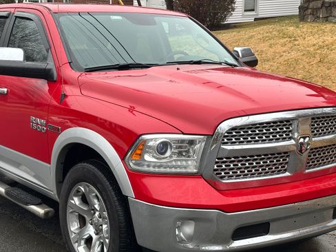 Used 2014 RAM 1500 Laramie image 9