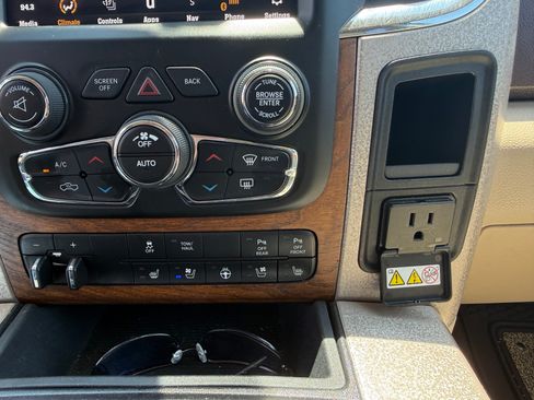 Used 2018 RAM 1500 Laramie Longhorn w/ Longhorn Southfork Package AWD/4WD image 25