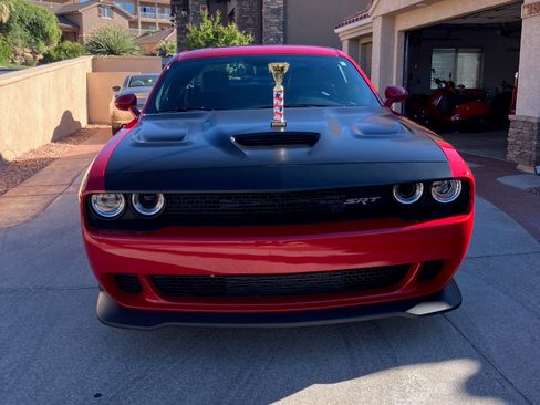 Used 2015 Dodge Challenger SRT Hellcat RWD image 20
