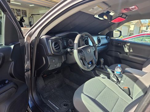 Used 2020 Toyota Tacoma SR image 2