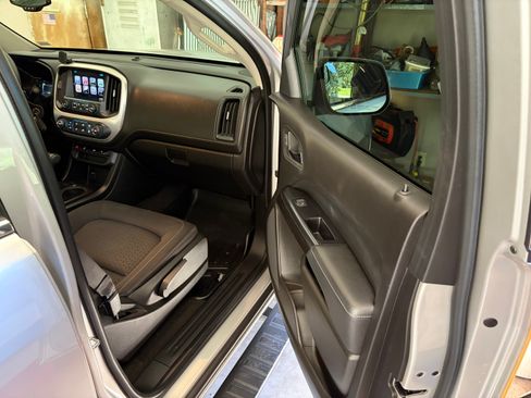 Used 2017 GMC Canyon SLE w/ Trailering Package image 26