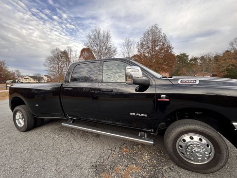 Used 2024 RAM 3500 Laramie w/ Chrome Bumper Package image 12