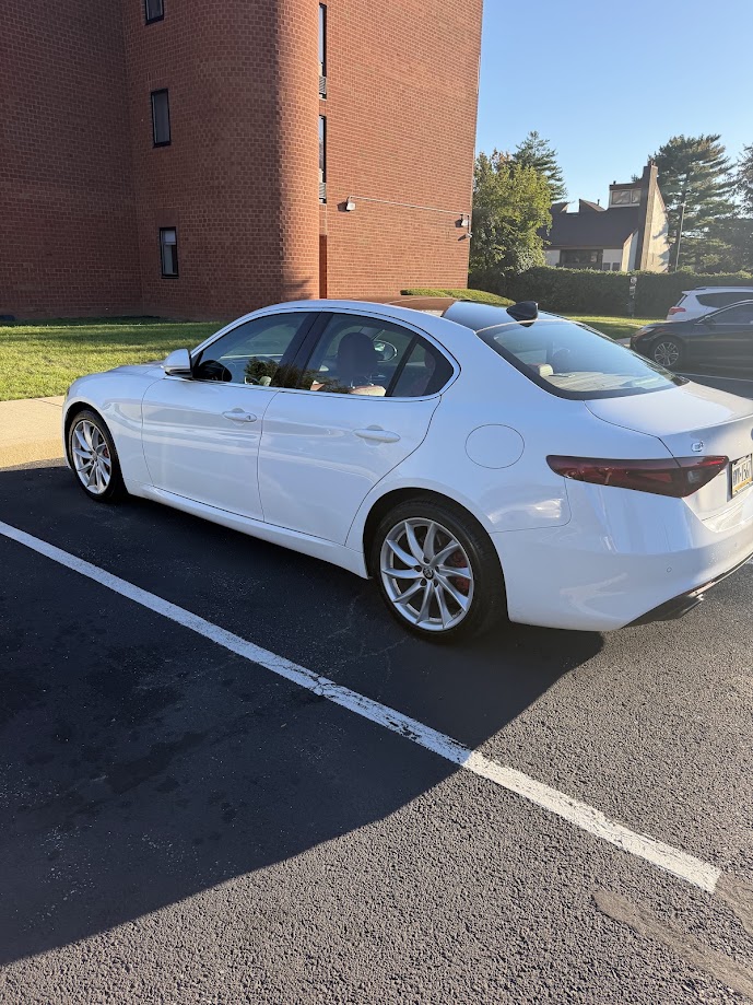 Used 2018 Alfa Romeo Giulia AWD image 6