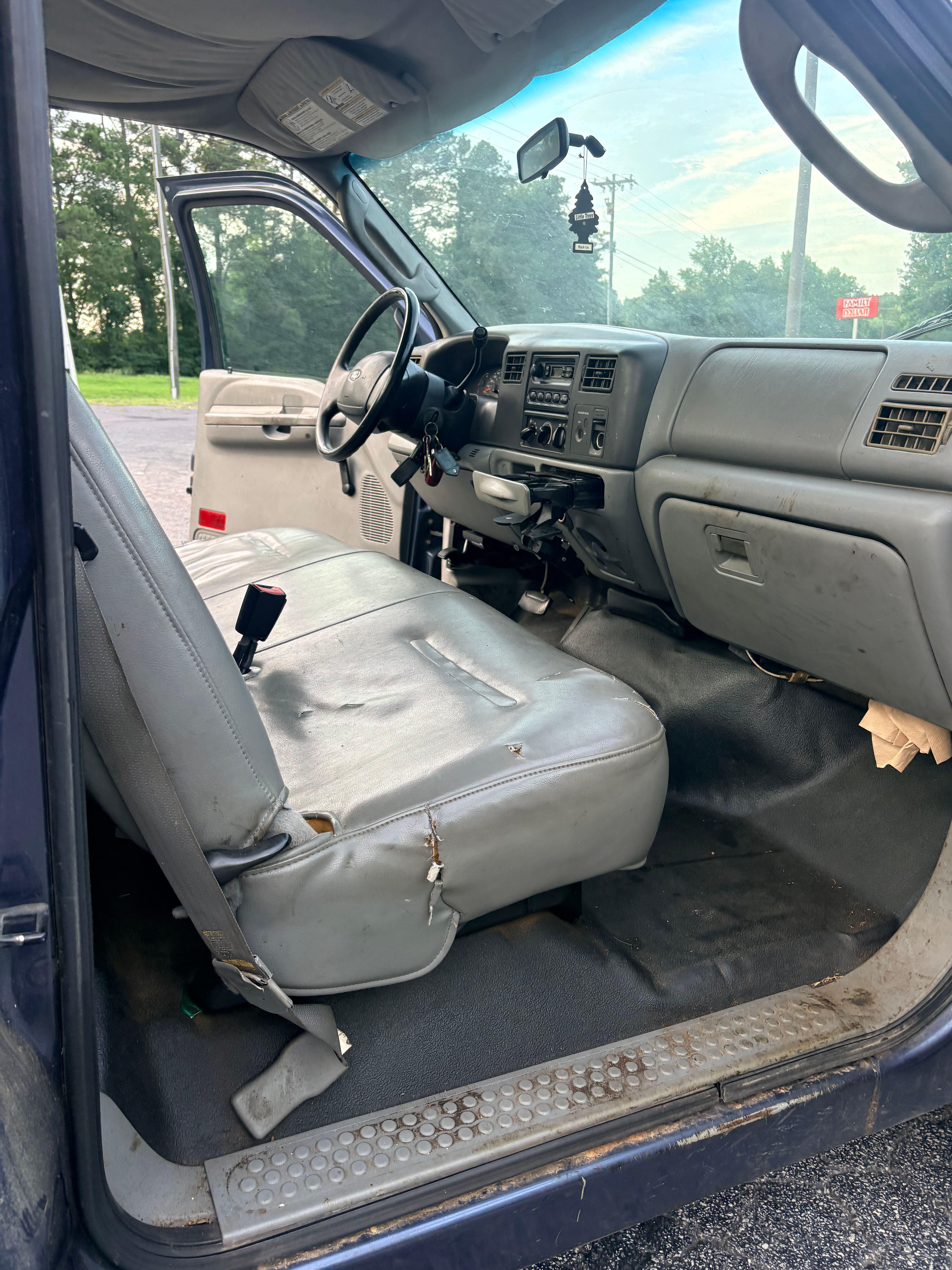 Used 2004 Ford F250 XL RWD image 10