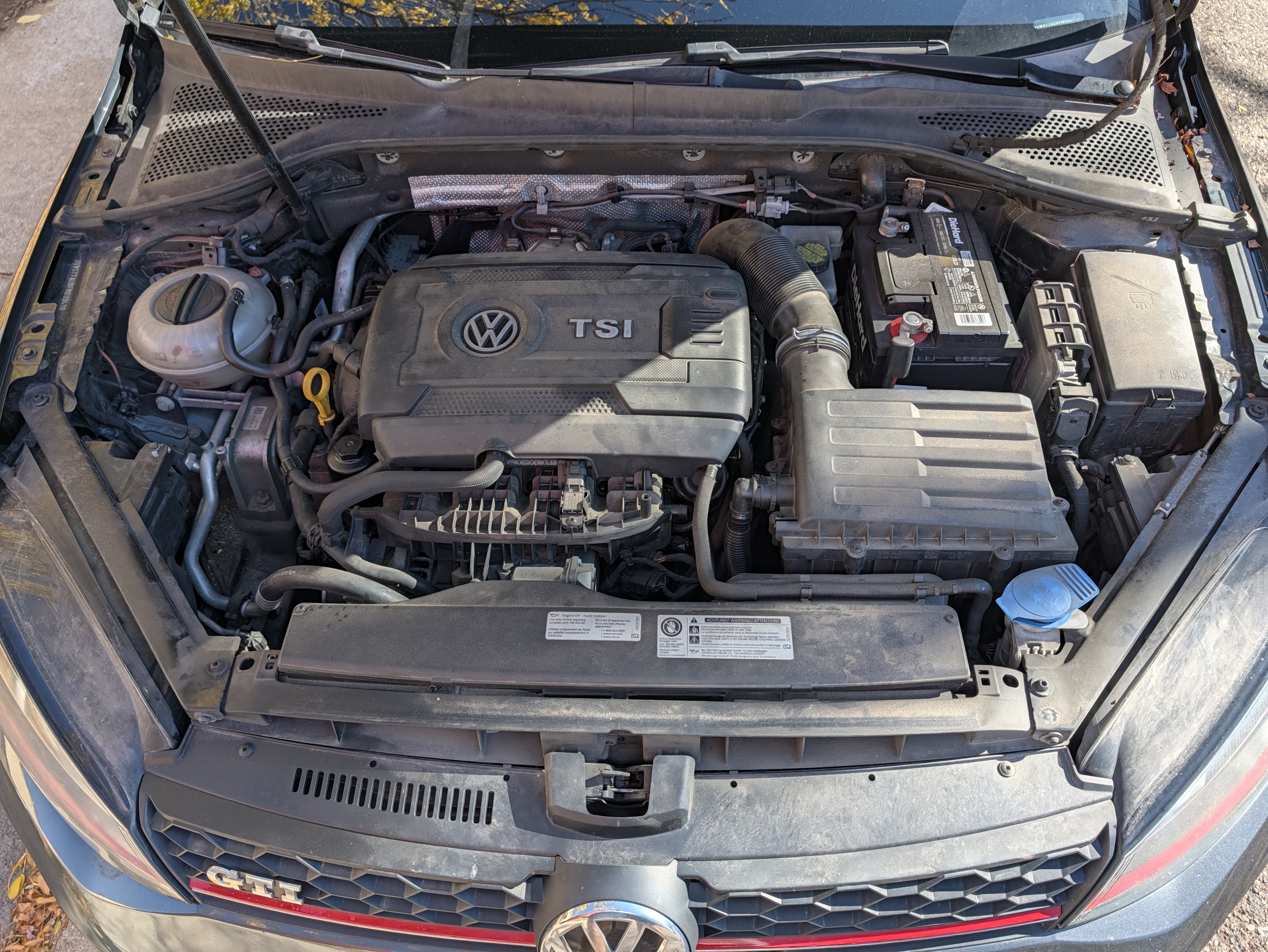 Used 2015 Volkswagen GTI SE FWD image 11