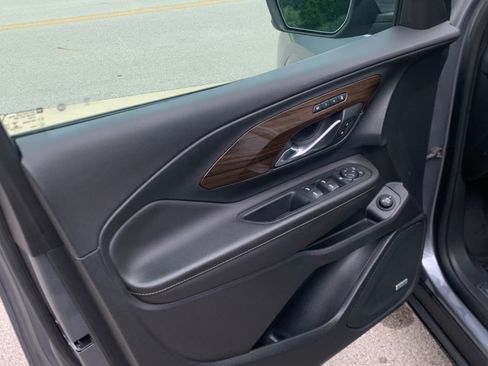 Used 2019 GMC Terrain Denali w/ GMC Pro Grade Package AWD/4WD image 16