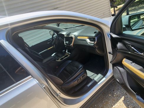 Used 2017 GMC Acadia Denali AWD/4WD image 5
