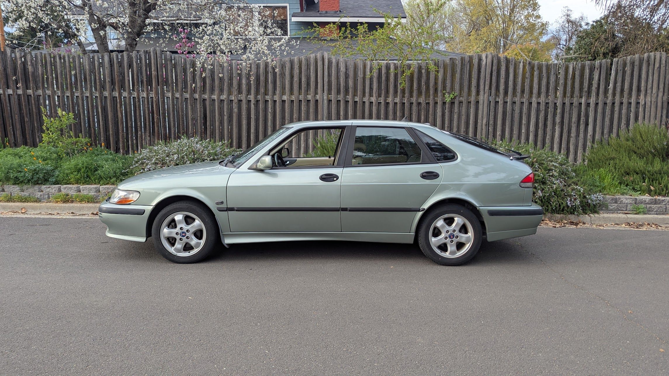 Used 2001 Saab 9-3 SE FWD image 1