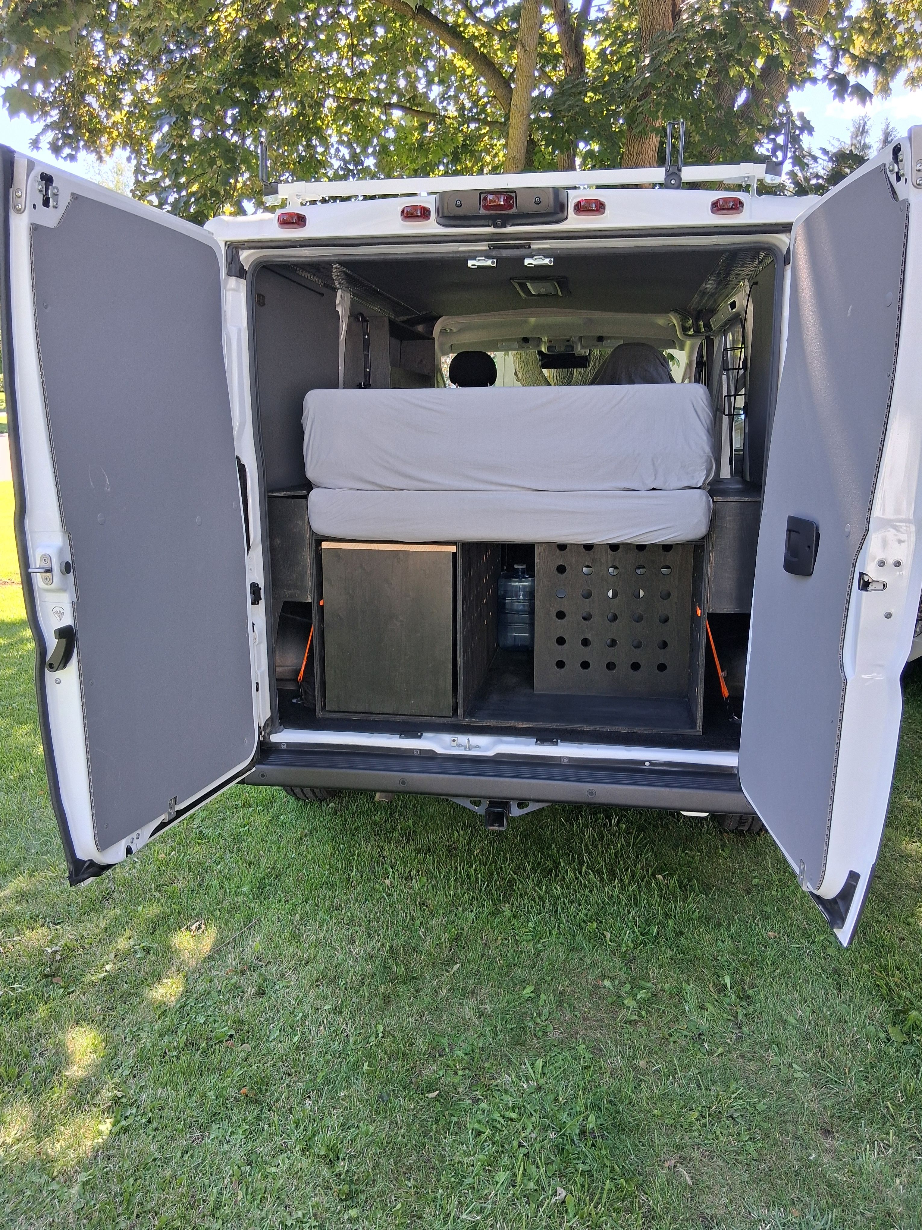 Used 2024 RAM ProMaster 1500 w/ Convenience Group FWD image 2
