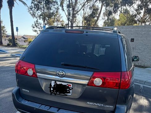 Used 2008 Toyota Sienna XLE Limited image 7