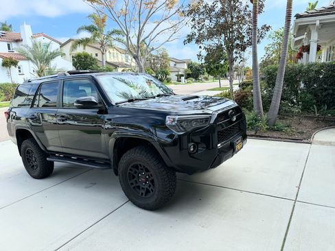 Used 2017 Toyota 4Runner TRD Off-Road Premium image 6
