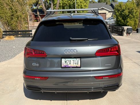 Used 2020 Audi Q5 2.0T Titanium Premium Plus w/ Premium Plus Package AWD/4WD image 5