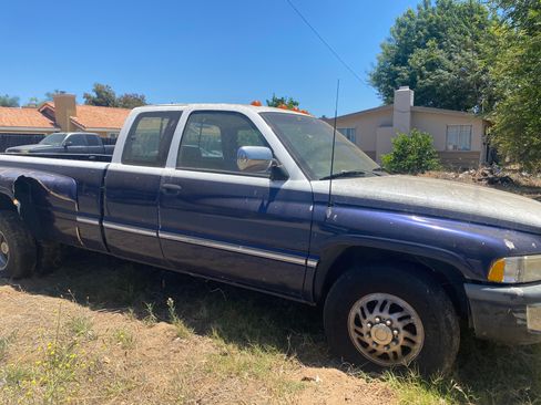 Used 1995 Dodge Ram 3500 Truck 2WD Club Cab image 3