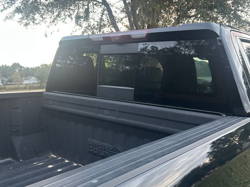 Used 2023 Chevrolet Silverado 1500 High Country w/ Technology Package image 15