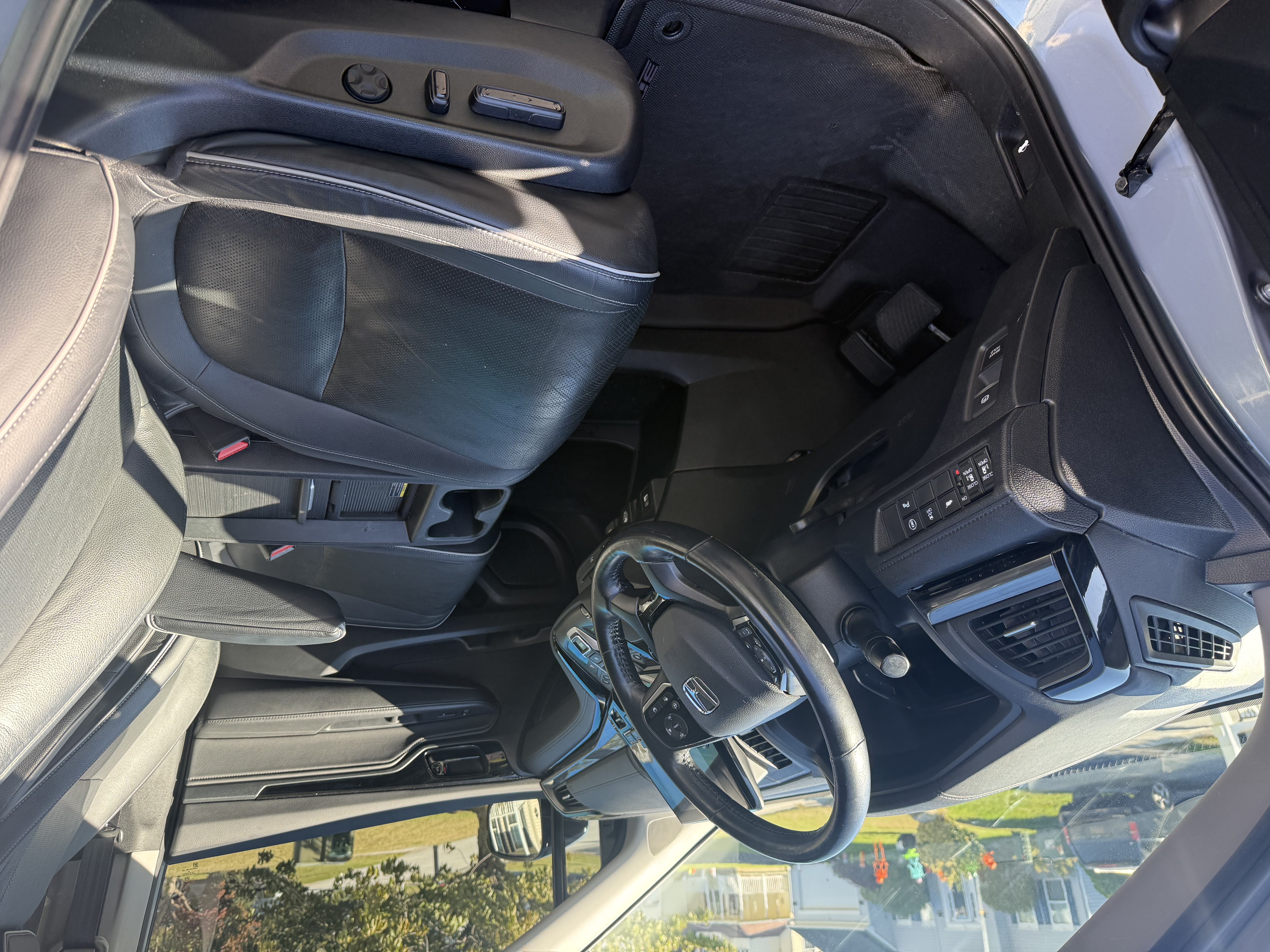 Used 2023 Honda Odyssey Elite image 21