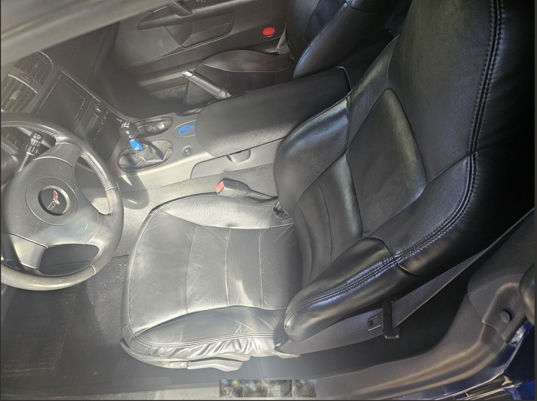 Used 2007 Chevrolet Corvette Coupe w/ Performance Package RWD image 13