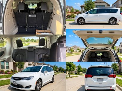 Used 2018 Chrysler Pacifica Limited w/ Advanced Safetytec Group
