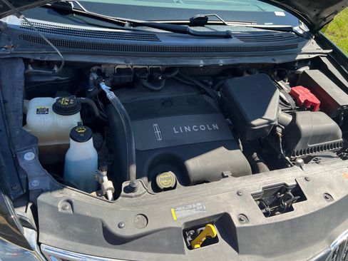 Used 2013 Lincoln MKX AWD image 16