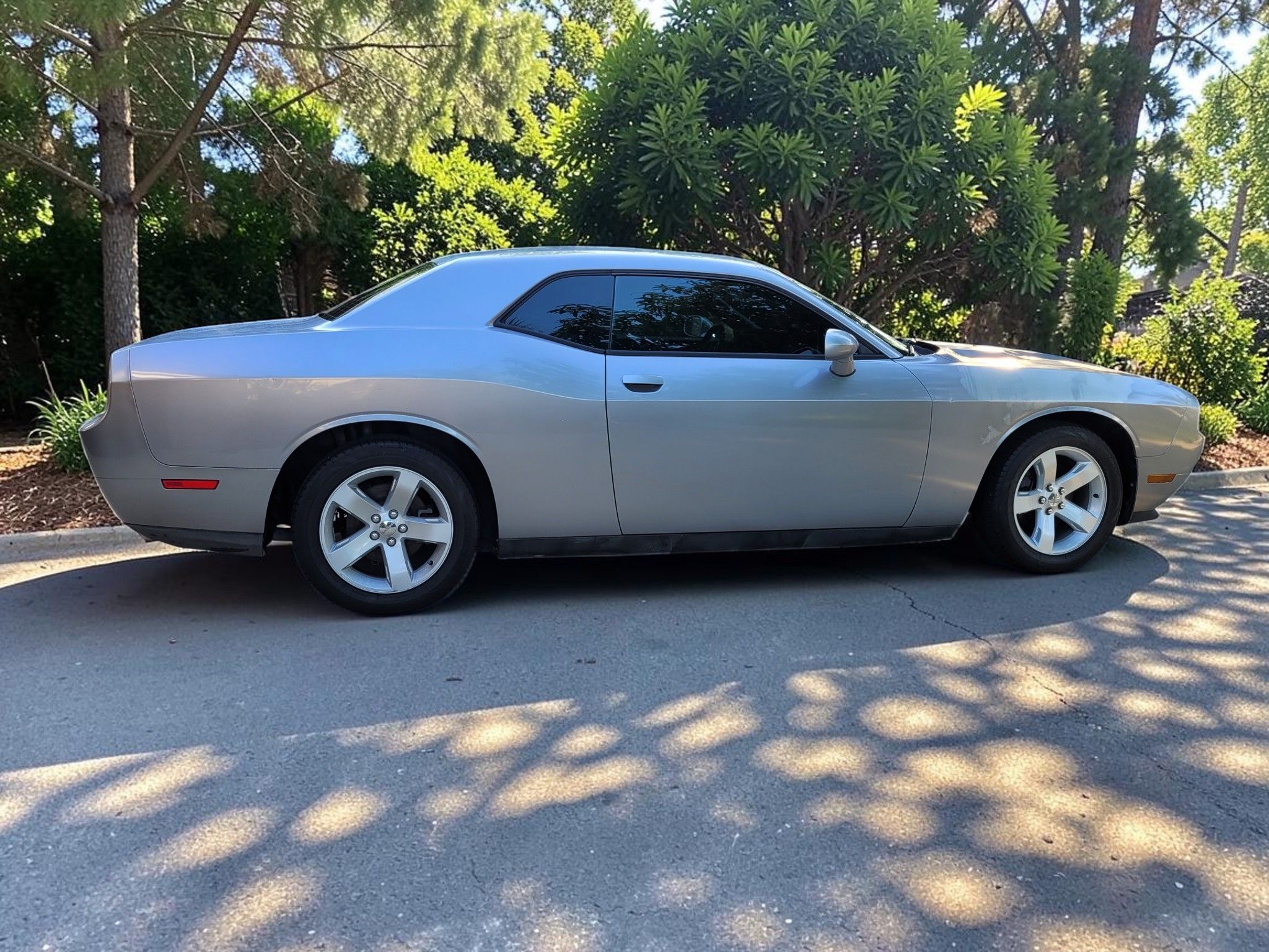Used 2014 Dodge Challenger SXT RWD image 14