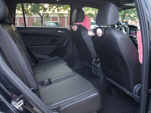 Used 2022 Volkswagen Tiguan SE R-Line image 23