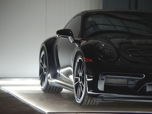 Used 2024 Porsche 911 Carrera 4 GTS AWD/4WD image 1