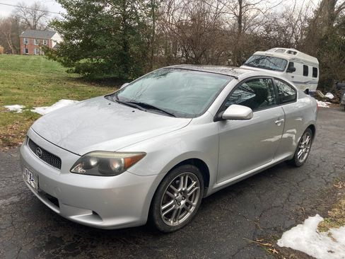 Used 2006 Scion tC Hatchback Coupe 2D image 10