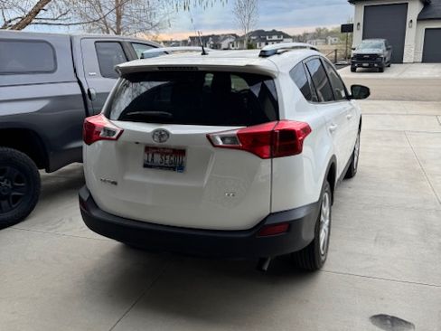 Used 2013 Toyota RAV4 LE image 4