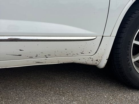 Used 2017 Buick Enclave Leather image 4