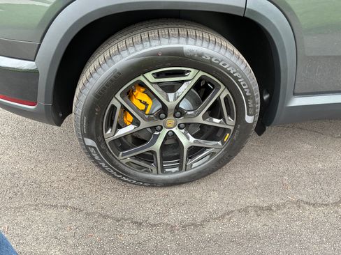 Used 2027 Rivian R2 Performance AWD/4WD image 9