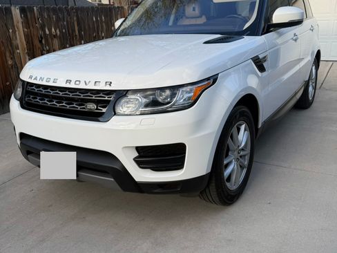 Used 2017 Land Rover Range Rover Sport SE AWD/4WD image 2