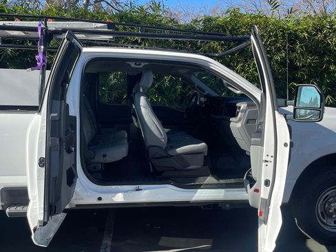 Used 2023 Ford F250 XL w/ XL Chrome Package image 23