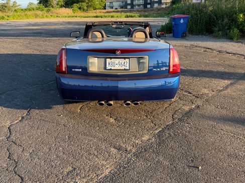 Used 2006 Cadillac XLR RWD image 15