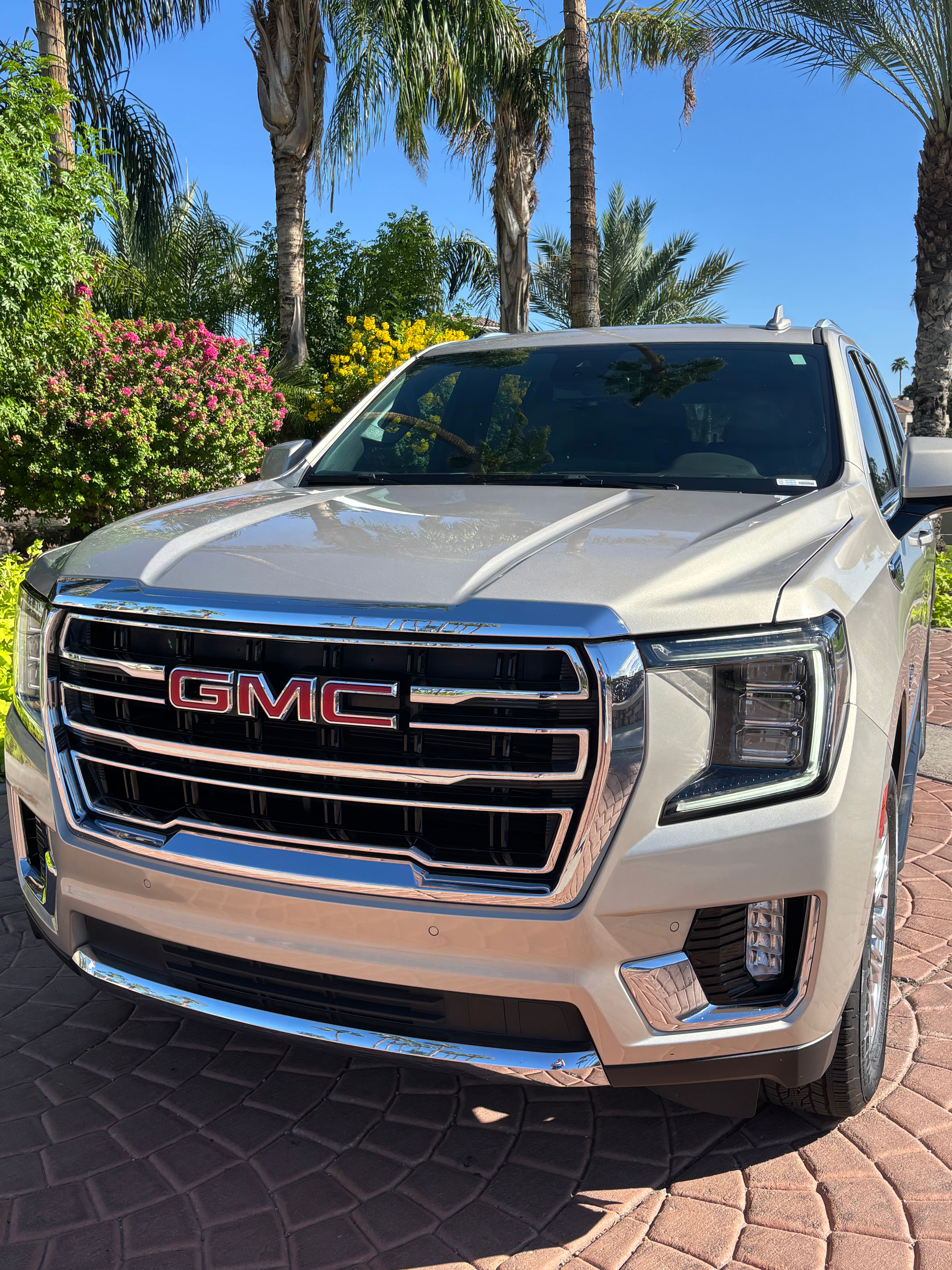 Used 2023 GMC Yukon SLT RWD image 4