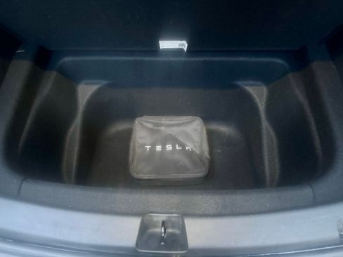 Used 2021 Tesla Model Y Performance image 18