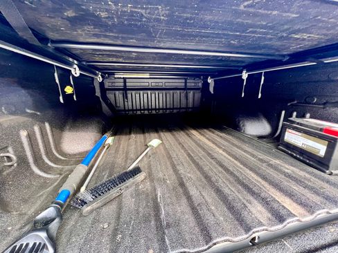 Used 2018 Chevrolet Colorado W/T image 12