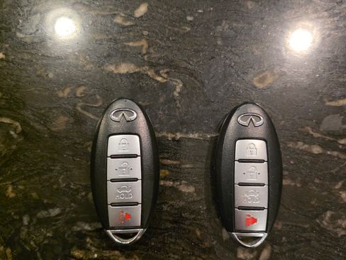 Used 2013 INFINITI G37 Journey w/ Premium Pkg image 17