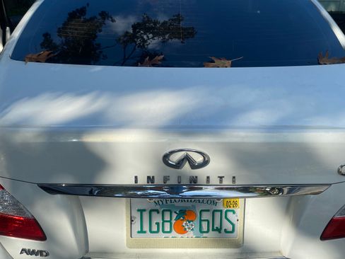 Used 2014 INFINITI Q70 3.7 w/ Premium Package image 2