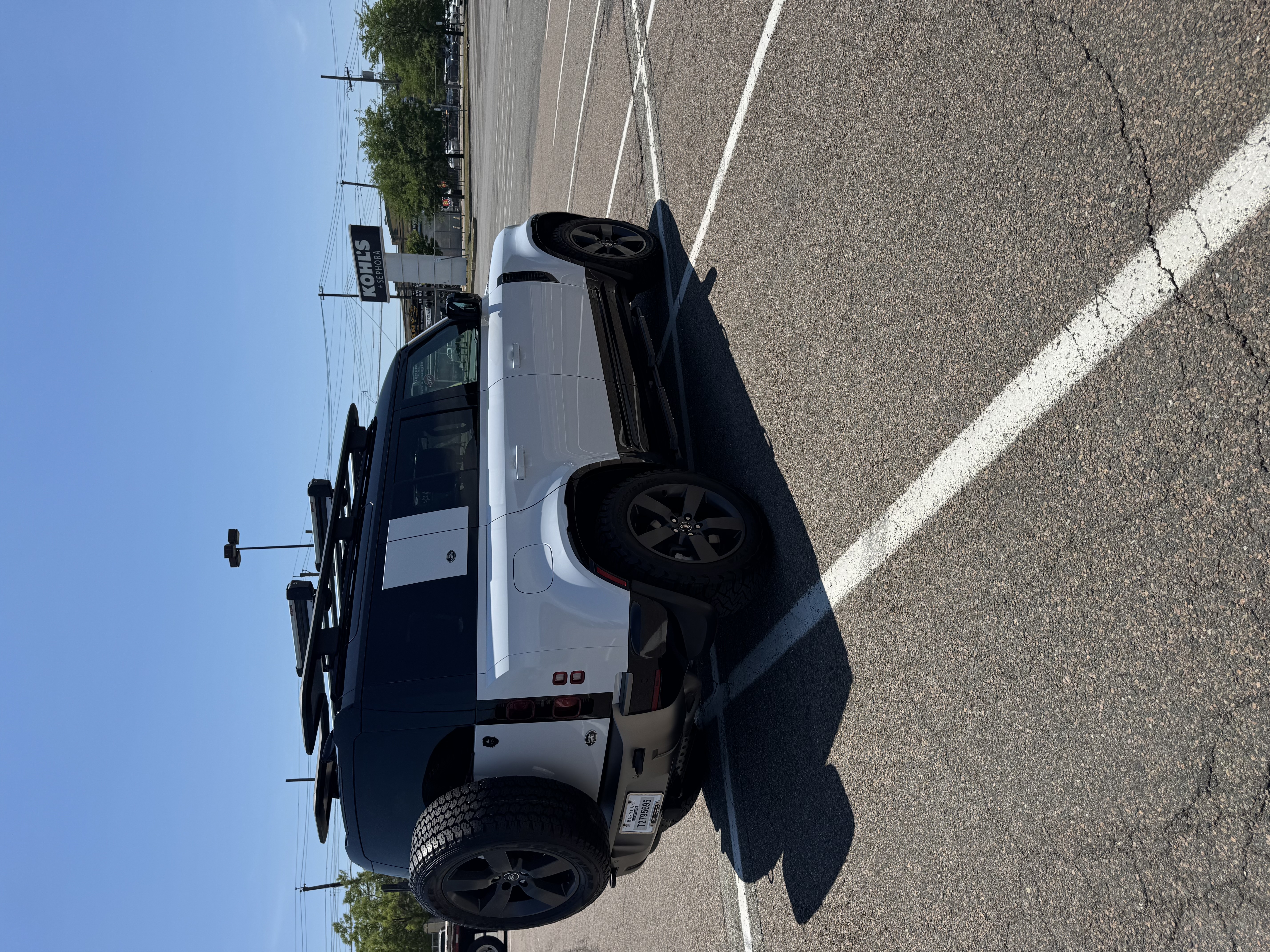Used 2021 Land Rover Defender 110 X-Dynamic HSE AWD/4WD image 19