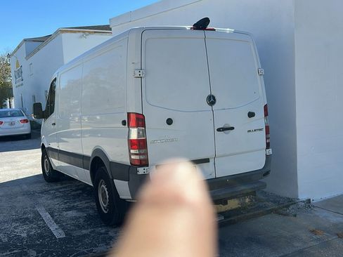 Used 2015 Mercedes-Benz Sprinter 2500 image 8