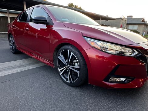 Used 2021 Nissan Sentra SR image 1