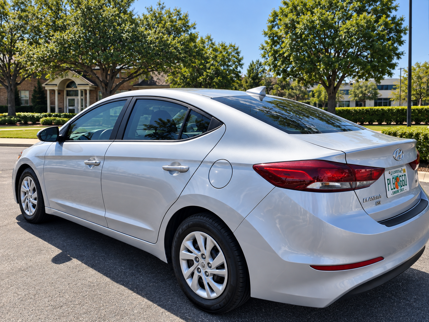 Used 2017 Hyundai Elantra SE FWD image 2