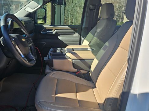 Used 2024 Chevrolet Silverado 2500 LT w/ All Star Edition image 9