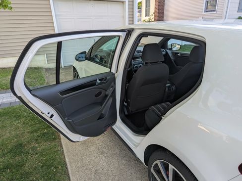 Used 2014 Volkswagen GTI Wolfsburg Edition FWD image 21