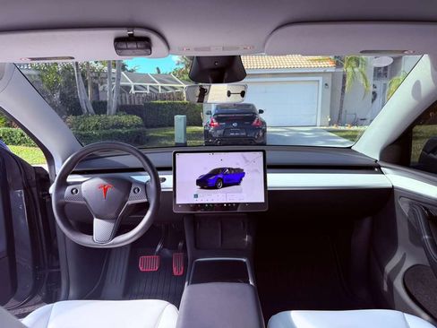 Used 2023 Tesla Model Y Long Range image 20