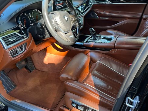 Used 2016 BMW 750i xDrive image 8