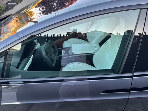 Used 2023 Tesla Model X Plaid image 8