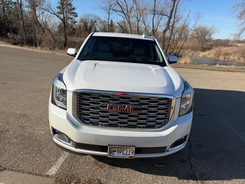 Used 2019 GMC Yukon Denali w/ Denali Ultimate Package image 2