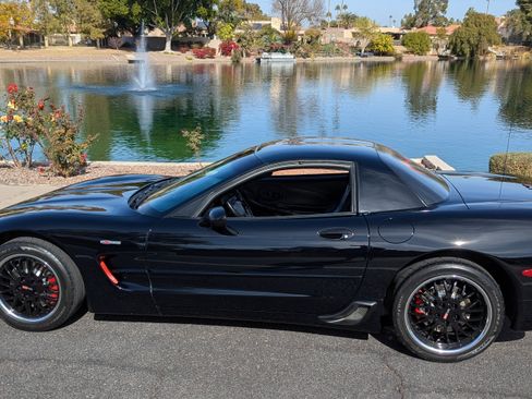 Used 2002 Chevrolet Corvette Z06 w/ Memory Pkg image 8